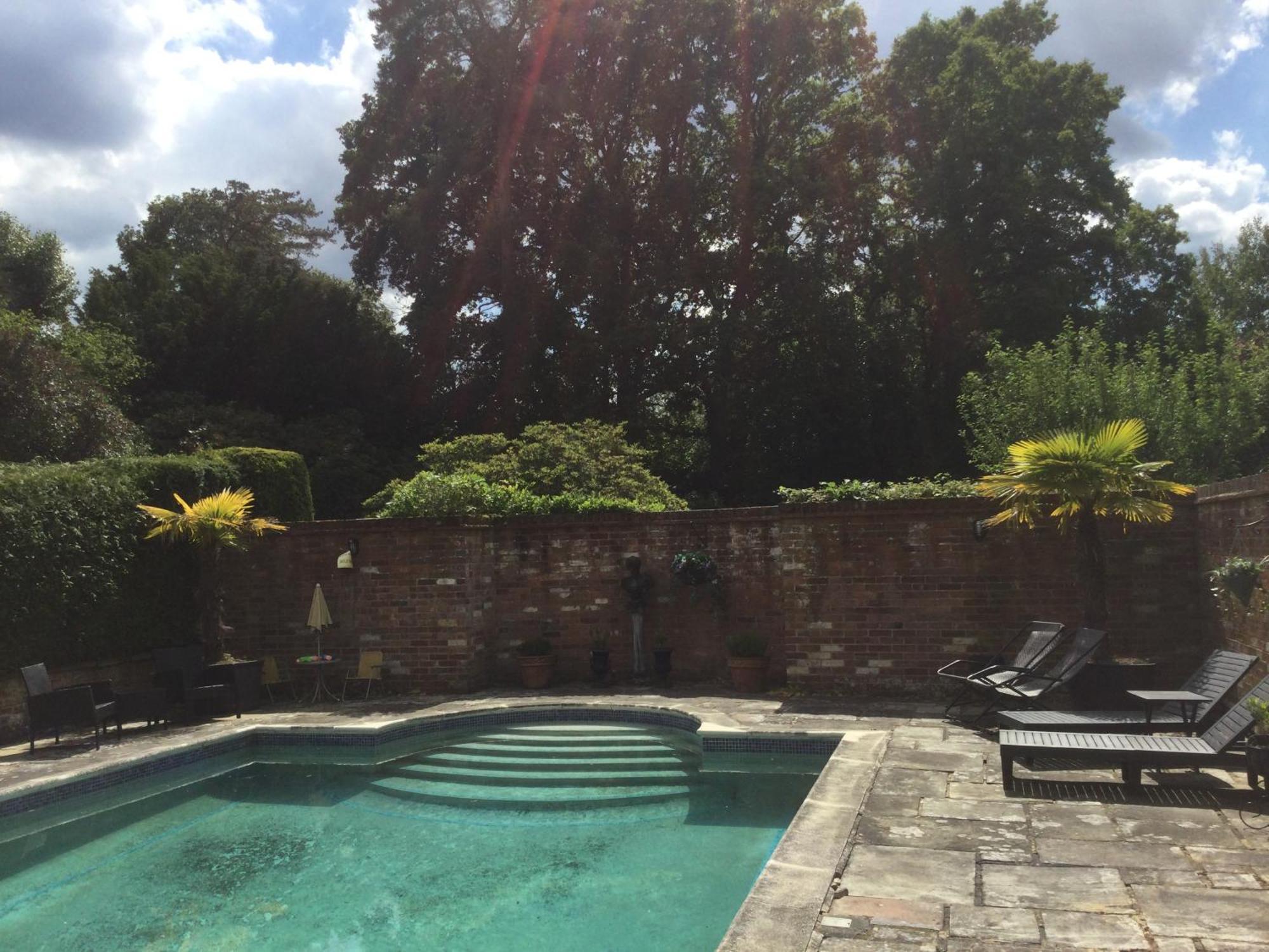 The Garth Guest Suite Studio Cottage Lingfield Exterior photo